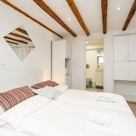 Pensionat Two Friends Palace 3*
